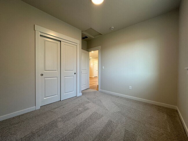 Building Photo - 3bed, 2bath 1,201sq.ft. 2car garage home in Shadow Glen Subdivision - Caldwell