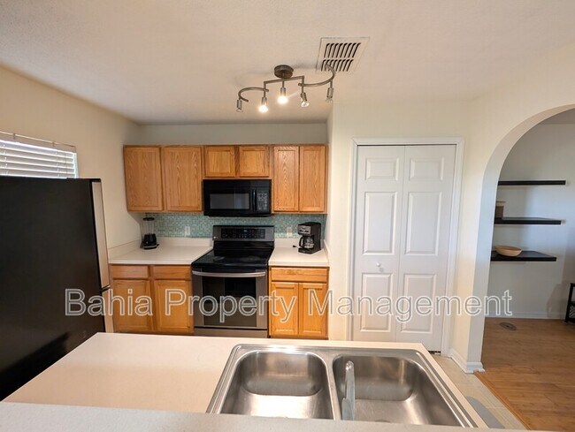 Building Photo - 4656 Ashburn Square Dr