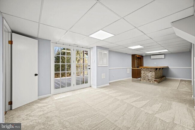 Building Photo - 2402 Raintree Ave