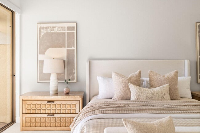 Building Photo - 47 N Kavenish Dr