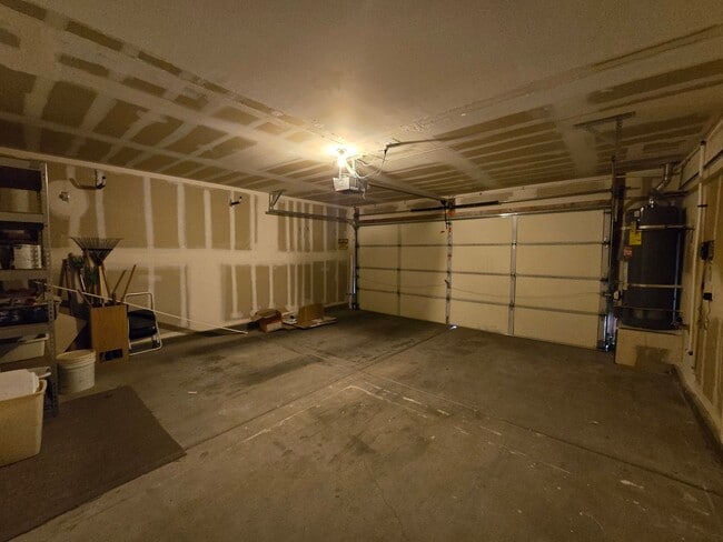 Building Photo - A FABULOUS 3 Bedroom home in desirable Silverado Ranch!