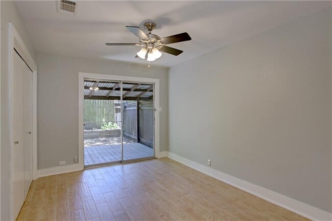 Building Photo - 2313 La Casa Dr