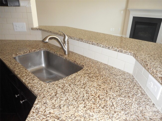 Building Photo - 6538 Portland Rose Ln