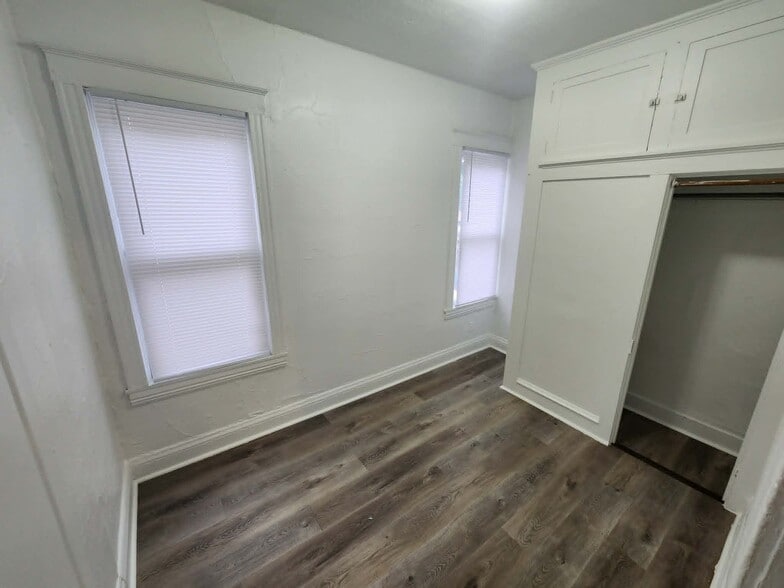 Building Photo - 1312 S 64th St