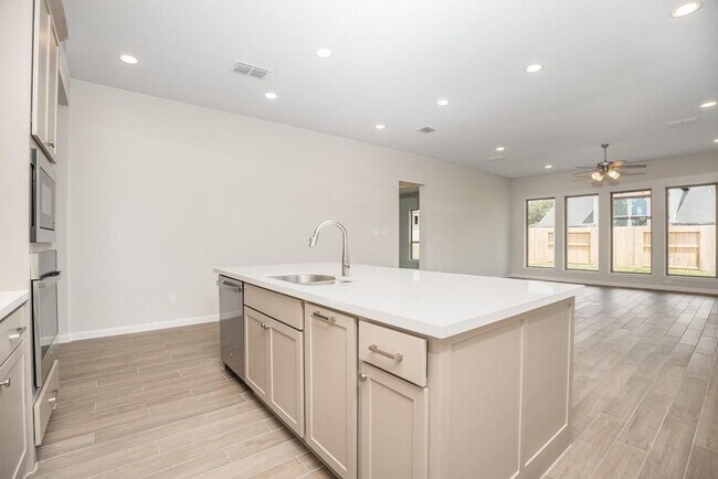 Building Photo - 10931 Maple Mist Dr