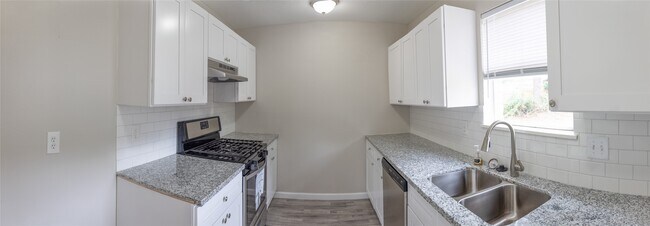 Building Photo - 19918 Bambiwoods Dr