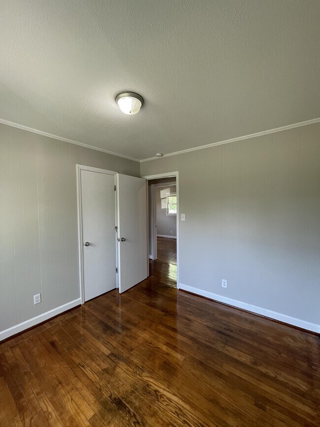 Building Photo - 913 Wateree Blvd