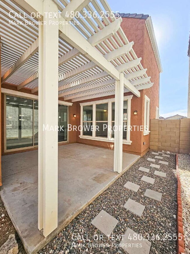 Building Photo - 8964 W Northview Ave