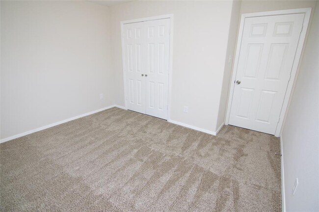 Building Photo - 12039 Clifton Oaks Dr