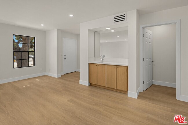 Building Photo - 11759 Gateway Blvd