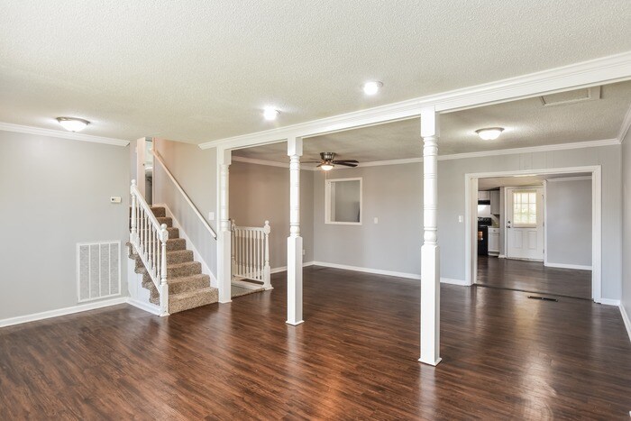 Building Photo - 2508 Greenhill Dr NW