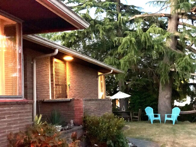 Building Photo - 7900 Beacon Ave S