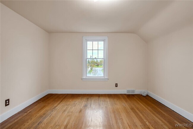 Building Photo - 21 Waverly Ave