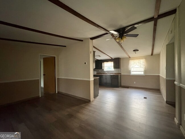 Building Photo - 101 Peach Rd