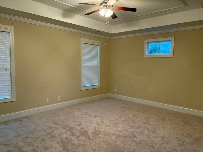 Building Photo - 426 Preakness Ln