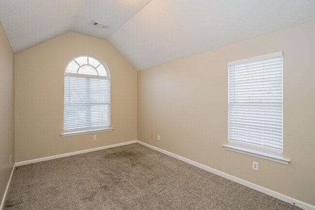 Building Photo - 5555 Craftwood Dr