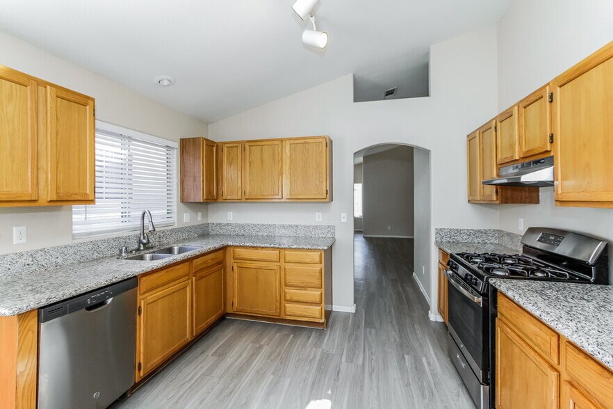 Building Photo - 6376 Venus Vale Ct