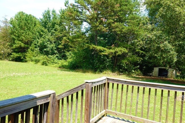Building Photo - 129 River Oaks Cir