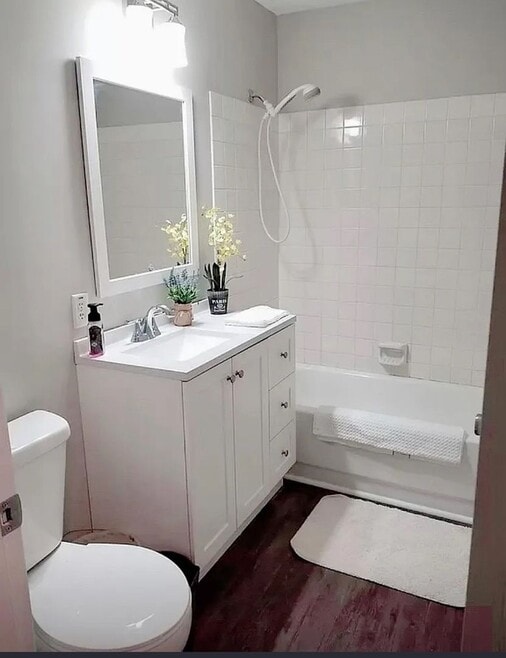 Building Photo - 8616 Hickory Ave