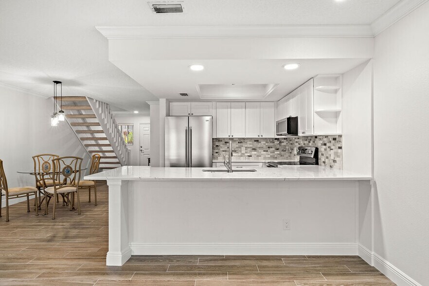 Building Photo - 4949 N Highway A1A