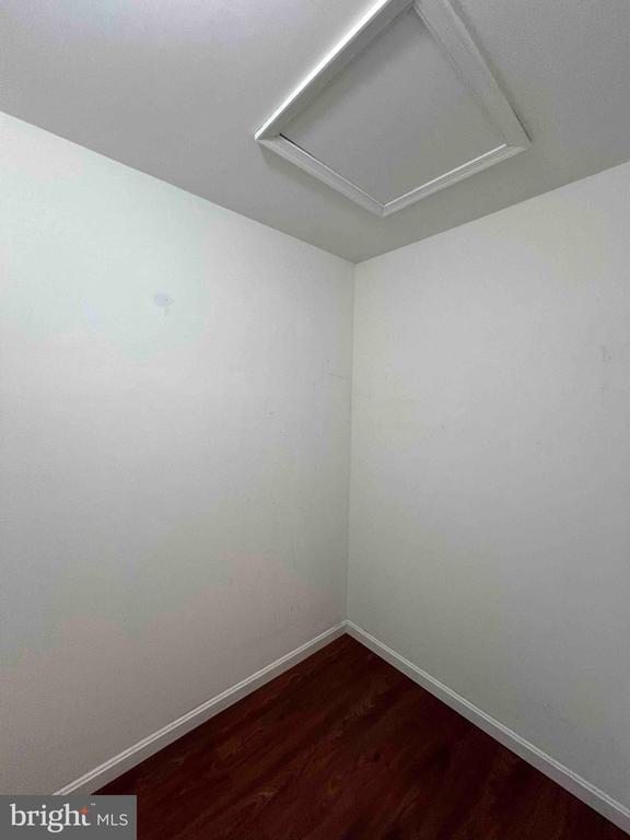 Building Photo - 6247 Spring Knoll Dr