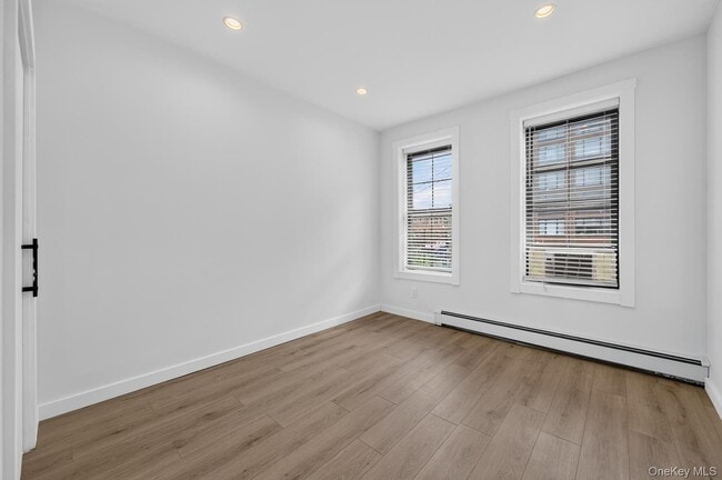 Building Photo - 91 Mineola Blvd