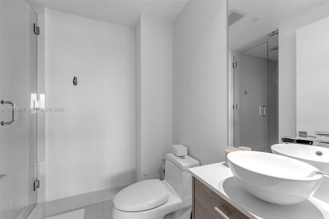 Building Photo - 650 NE 32nd St