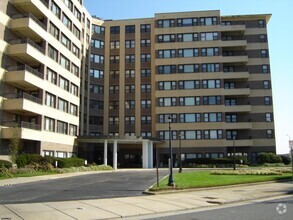 Building Photo - 101 S Raleigh Ave