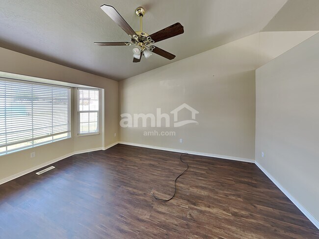 Building Photo - 1667 N 250 W