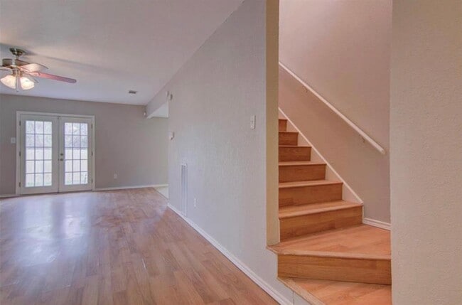 Building Photo - 9705 Meadowheath Dr