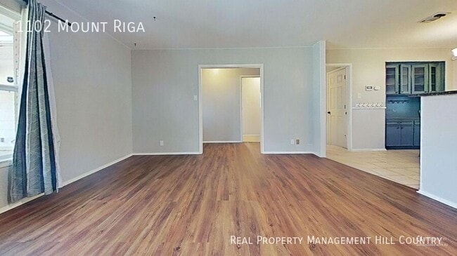 Building Photo - 1102 Mt Riga Dr