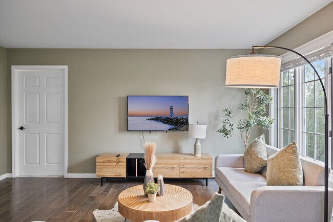 Building Photo - 321 Museum Village Rd