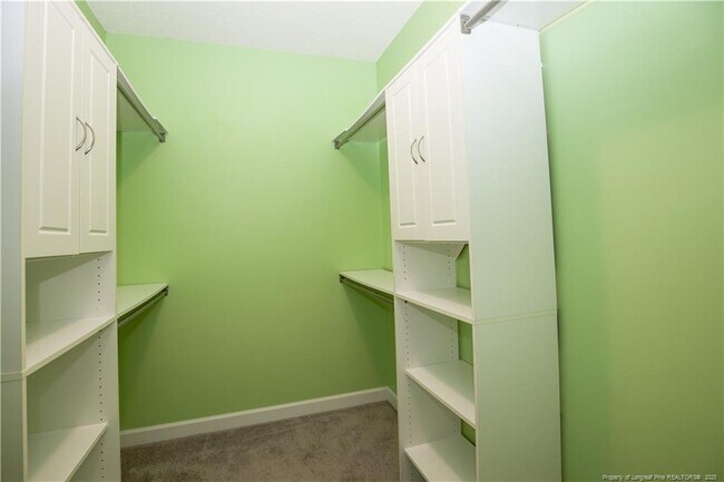 Building Photo - 110 Willow Creek Ln