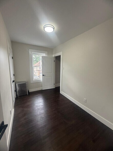Building Photo - 247 Williamson Ave