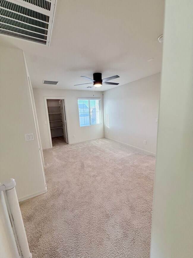 Building Photo - BEAUTIFUL Home in San Tan Valley with Mountain View’s! A Must See!