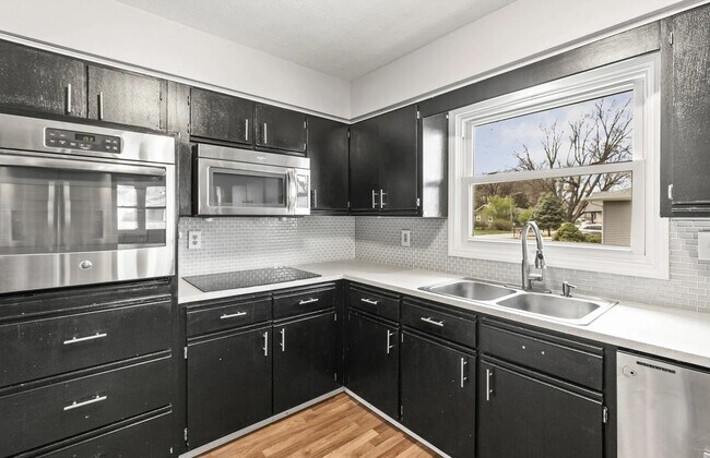 Building Photo - Charming Ranch Home For Rent Near Aksarben