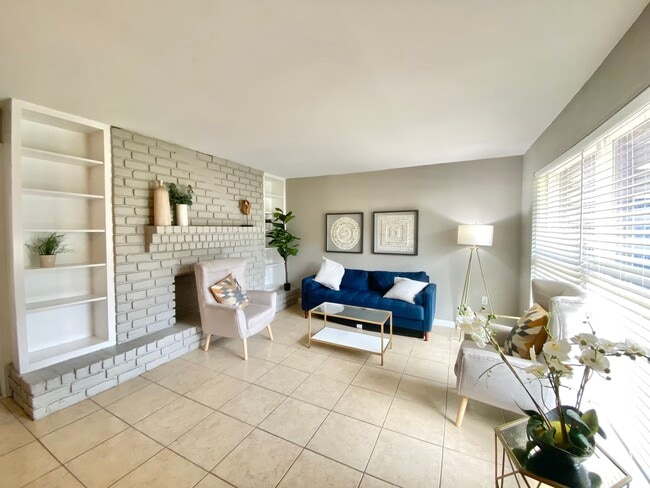 Building Photo - Country Club Place Apartments