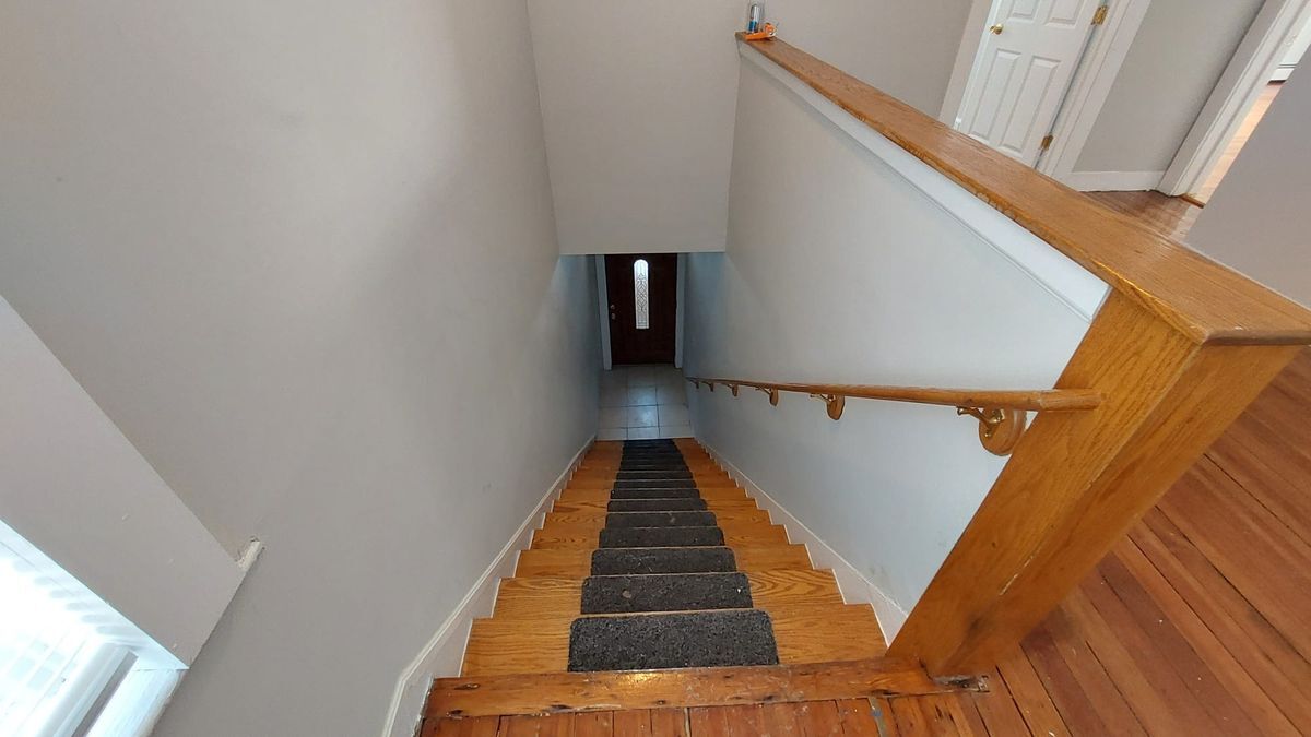 Building Photo - 225 Florence St