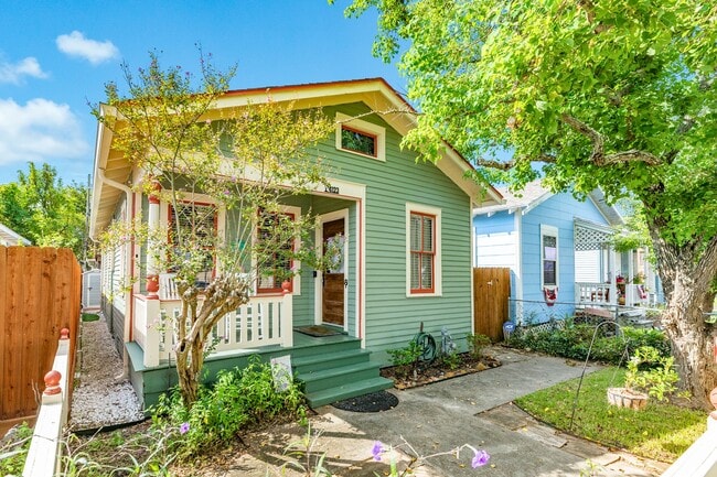 Building Photo - 4123 Avenue Q