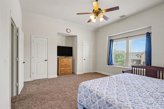 Building Photo - 2412 Lynbridge Dr