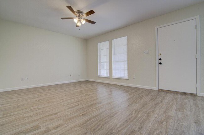 Building Photo - 5301 Indio Cir