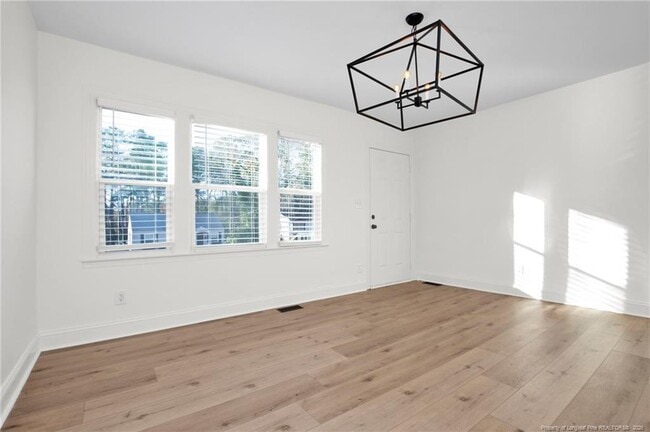 Building Photo - 809 Anarine Rd