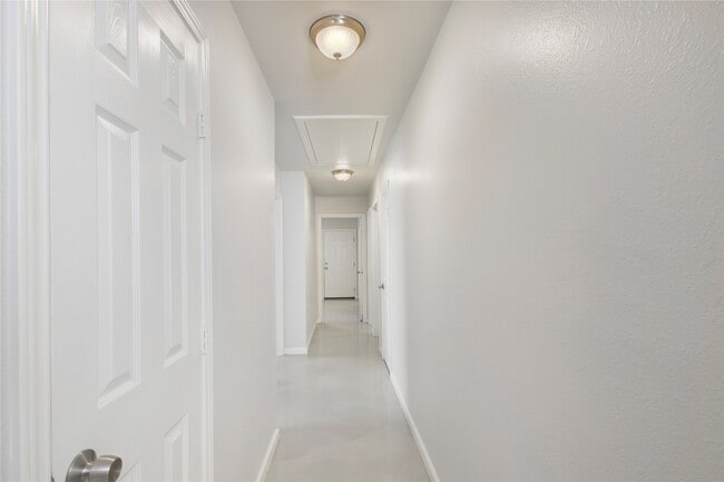 Building Photo - 634 Luke St