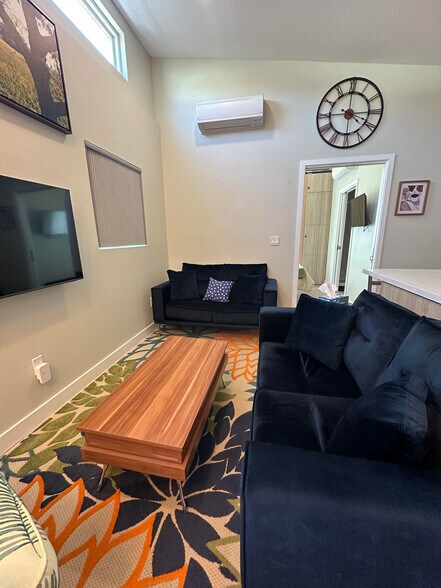 living room area - 1490 Ash St