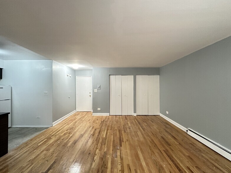 Building Photo - 1515 W Morse Ave