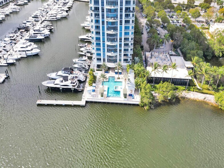Building Photo - 17301 Biscayne Blvd
