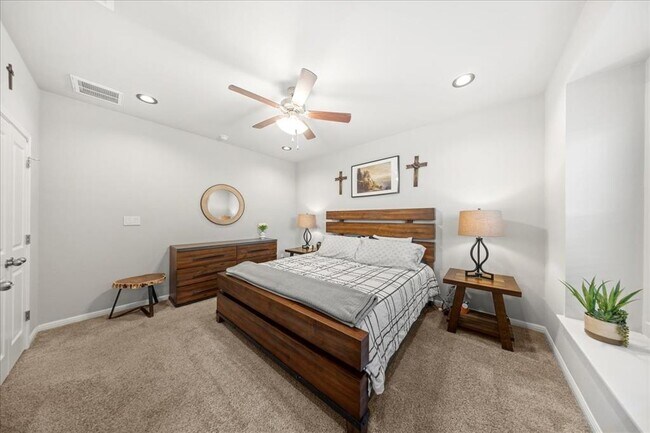 Building Photo - 6110 Principale Dr