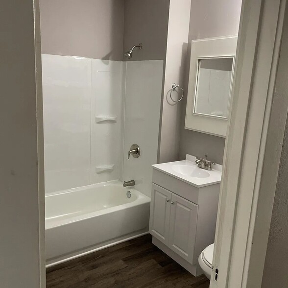 Building Photo - 1105 E Kansas St