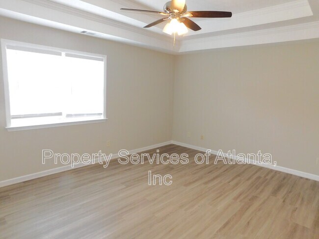 Building Photo - 6431 Shadow Ct