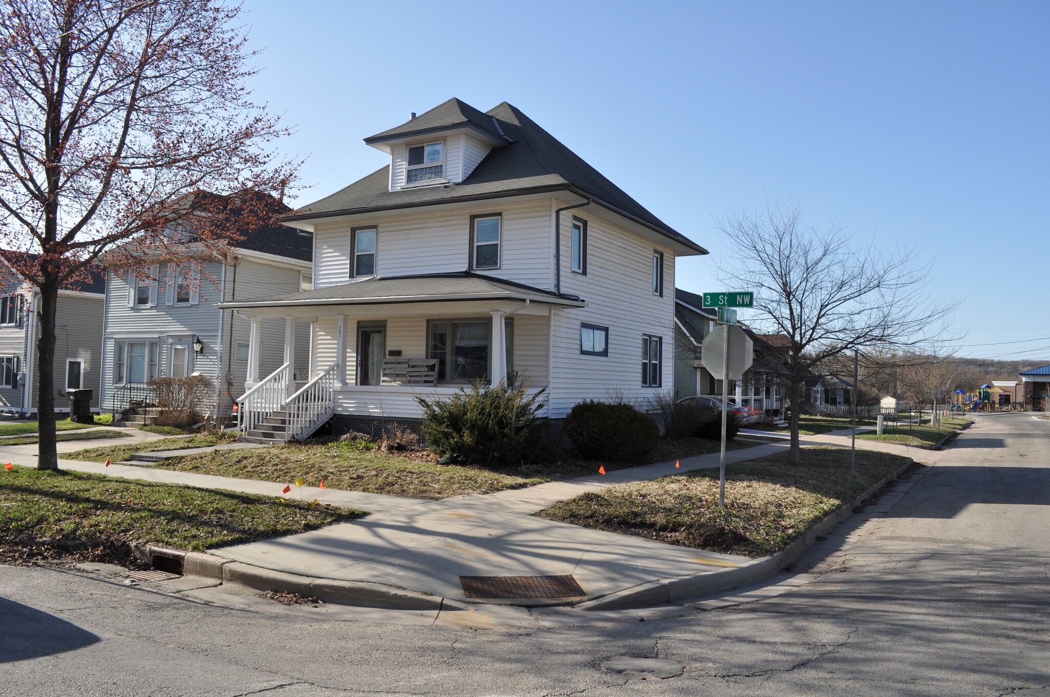 Building Photo - 701 3rd St NW